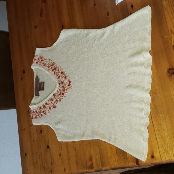 Double D Ranch Beaded V-Neck Knit Linen/Nylon Top XS Length 22" Like New! - Picture 5 of 6